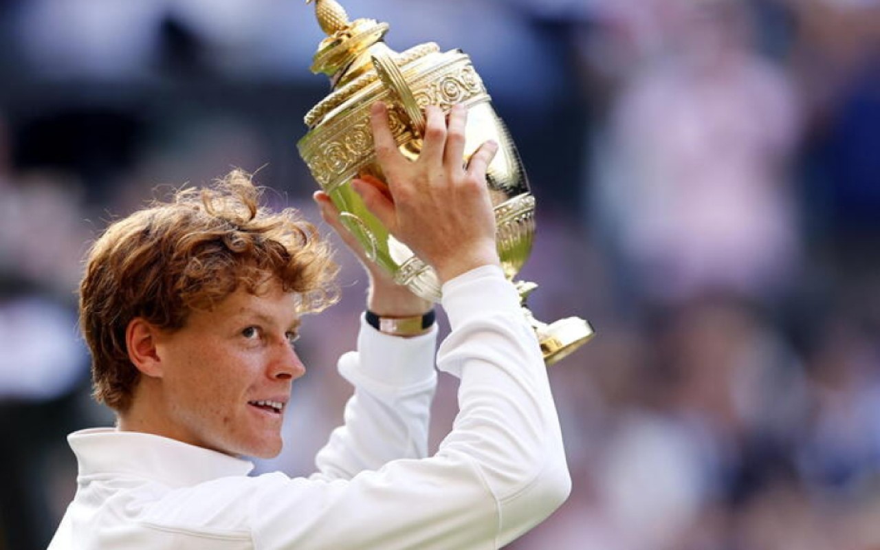 Sinner remercie Alcaraz après une saison mémorable : « J'ai besoin de toi. Aujourd'hui, il ne s'agissait pas seulement de tennis ; nous sommes des athlètes et nous avons besoin de personnes à nos côtés. »