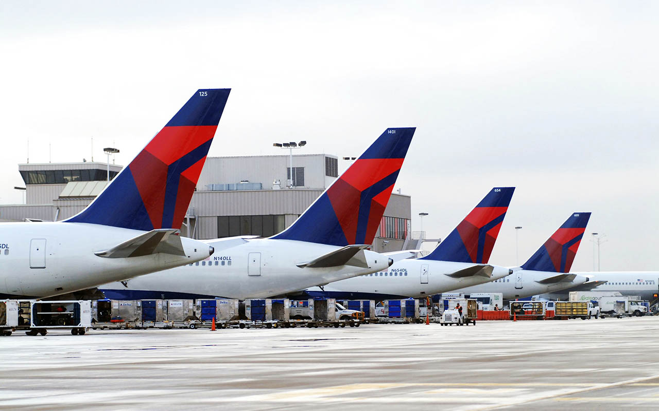 United rejoint American, Southwest, Frontier, Delta, JetBlue et d'autres compagnies aériennes pour priver les voyageurs de leurs droits, alors que le gouvernement américain adopte de nouvelles mesures concernant la règle d'indemnisation financière : tout ce que vous devez savoir