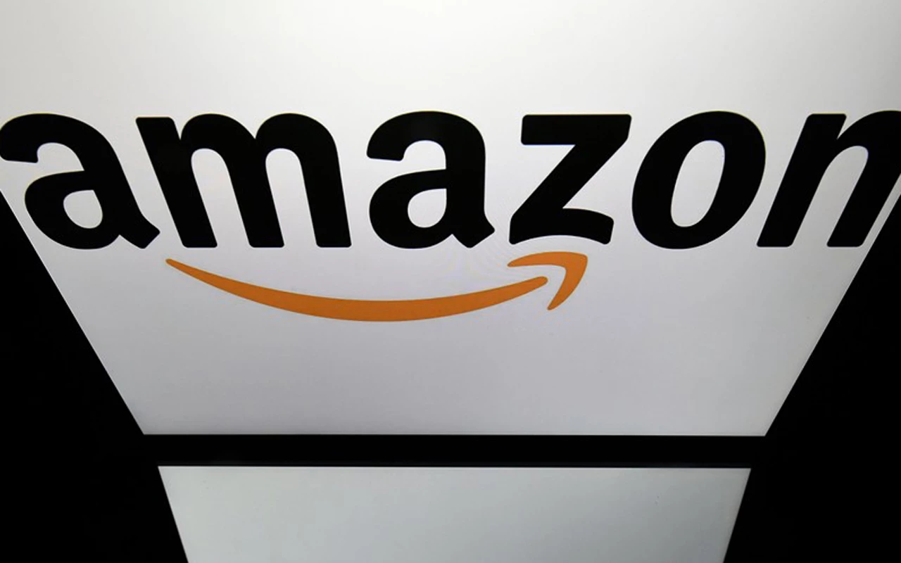 Actuellement, les clients reçoivent un e-mail d'avertissement de la part d'Amazon.