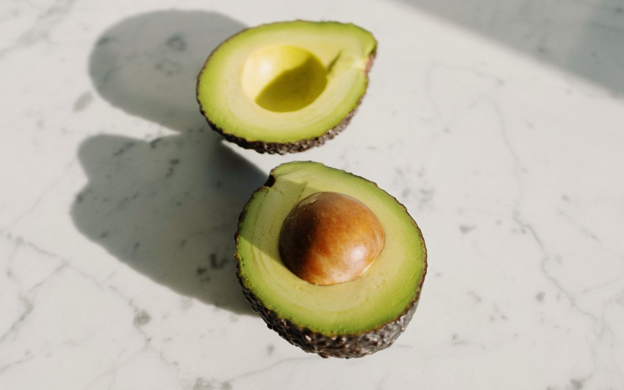 Comment conserver les avocats frais pendant un mois : une experte révèle une astuce utile