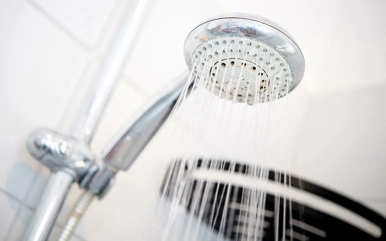 Est-ce que l'alternance des douches aide vraiment à perdre du poids ? Voici les réponses aux mythes les plus courants.