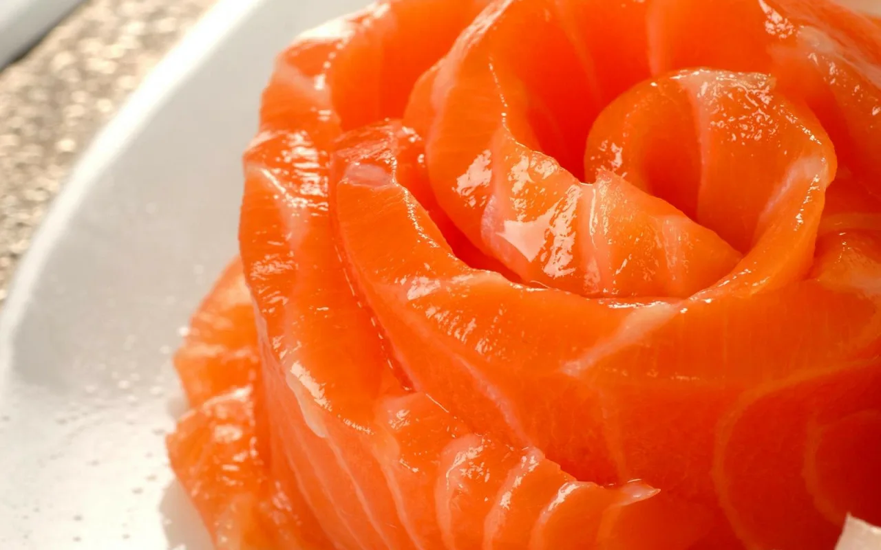 En ouvrant des boîtes de saumon dont la date de péremption avait expiré depuis 50 ans, des chercheurs ont découvert un secret biologique inattendu.