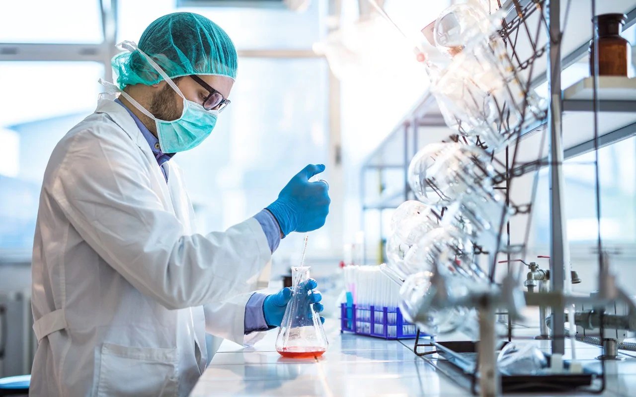 Des scientifiques testent une méthode innovante de production de tissus à partir de bactéries.