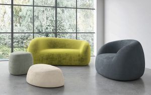 Les fauteuils disparaissent des salons. Ils sont remplacés par une nouvelle tendance en matière de design, plus confortable et plus pratique.