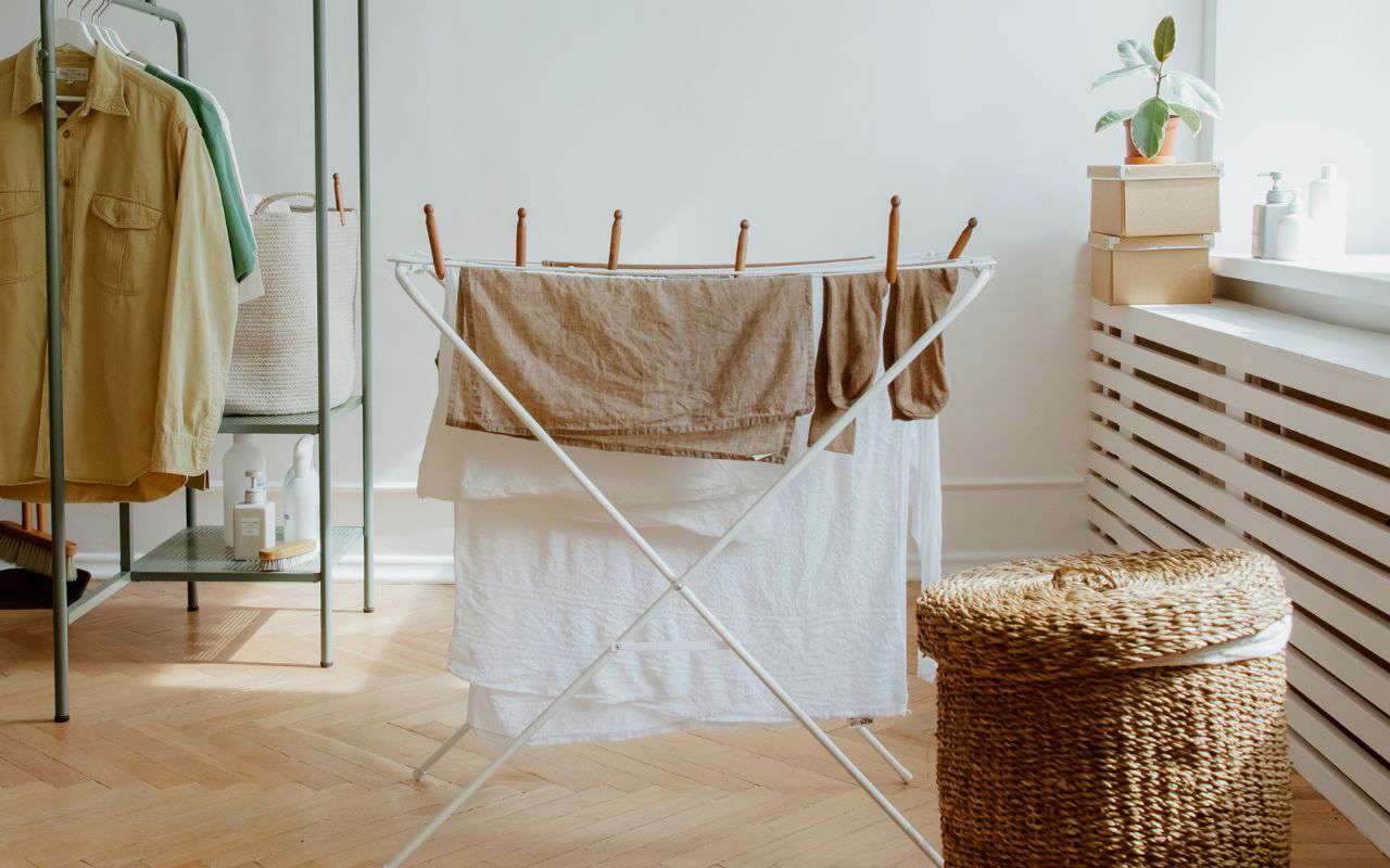 La loi sur la propriété horizontale le confirme : si votre voisin tend des cordes à linge sur sa terrasse, vous pouvez saisir la justice en invoquant l'article 7.1.