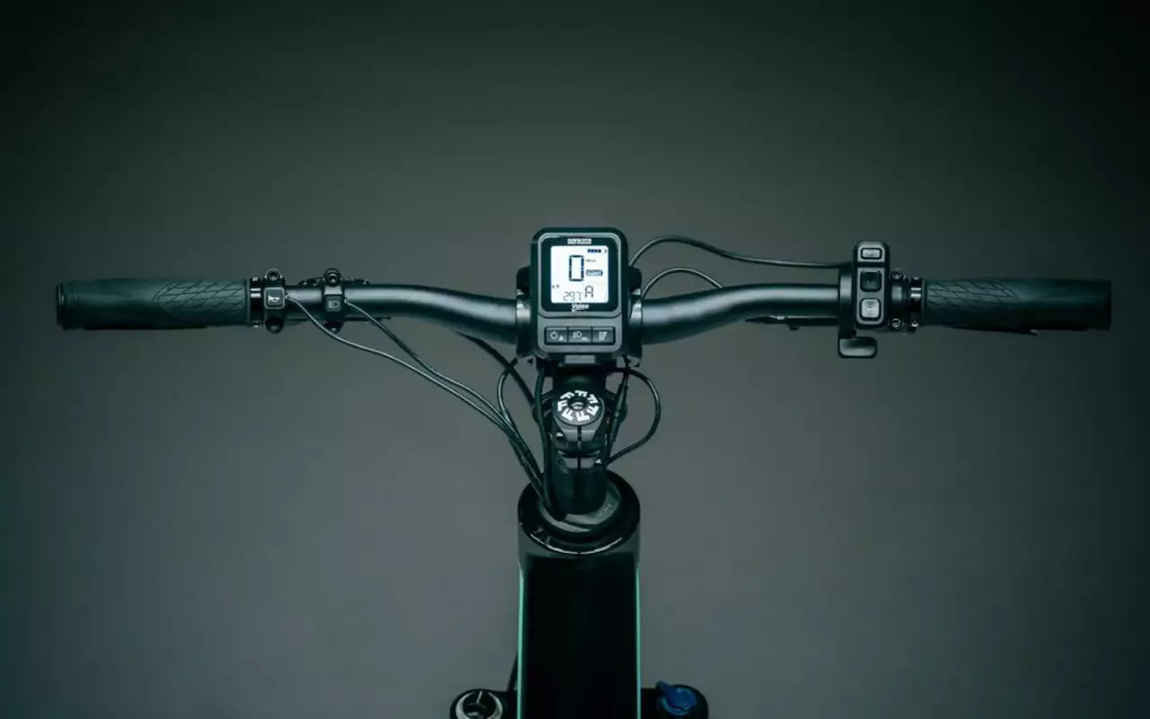 Le nouveau vélo électrique haut de gamme Hero sera le premier choix des amateurs de longues distances : avec une autonomie de 180 km, il est disponible à partir de seulement 65 000 roupies.